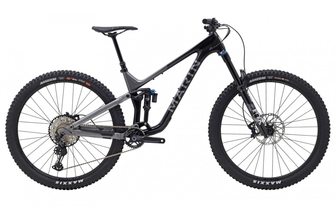 A képen a MARIN Alpine Trail Carbon 2 kerékpár szerepel fekete/ezüst színben.